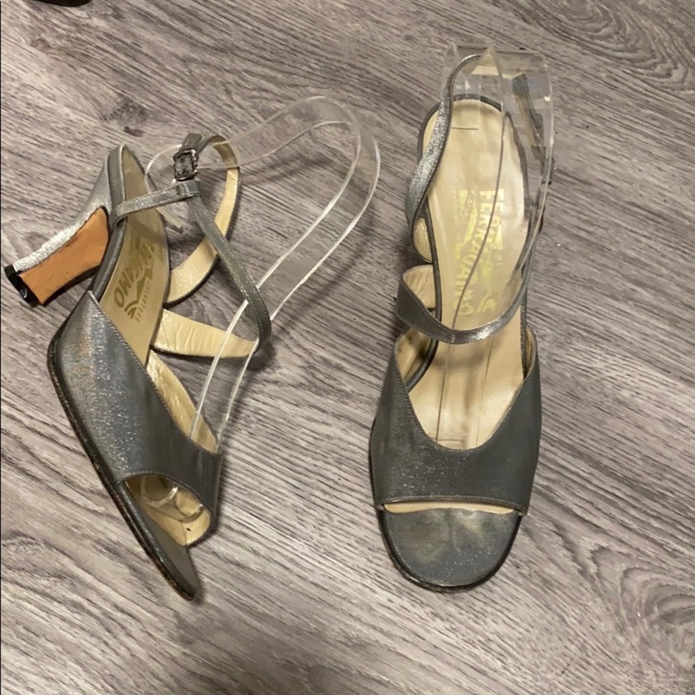 Salvatore Ferragamo heels - Picture 1 of 5